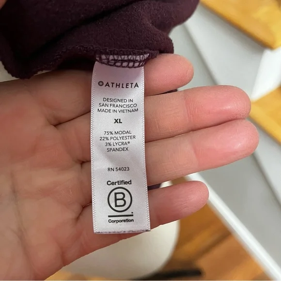 Athleta Women’s XL Turtleneck Sweatshirt Purple Burgundy Longer Back - Picture 5 of 6